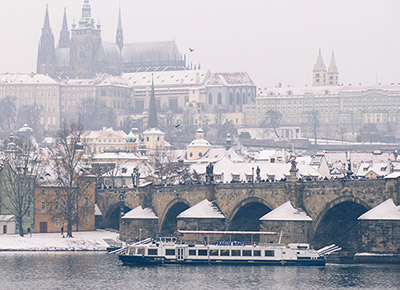 Schiffsfahrt Winterliches Prag